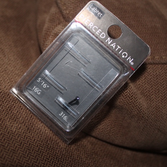 Spencer’s Labret Jewlery - Picture 5 of 6